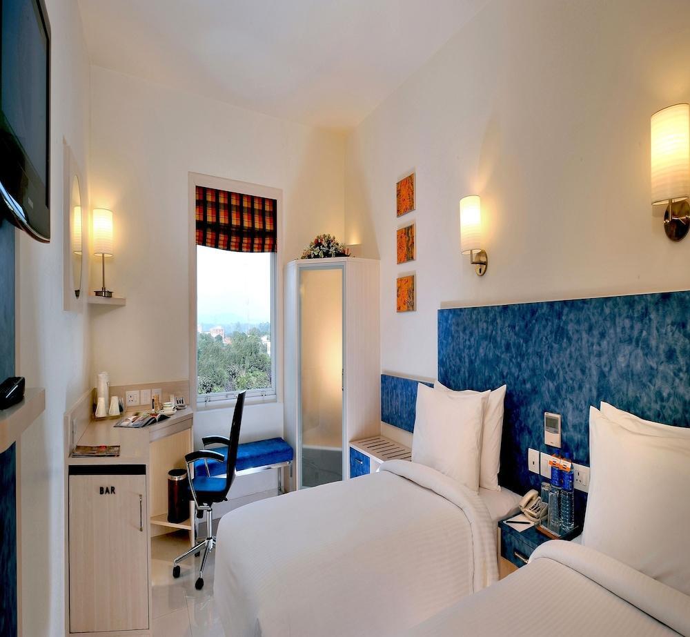 Grand Hometel A Sarovar Hotels — Photos 3